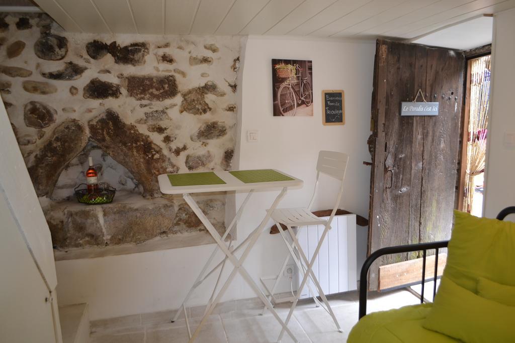Maison Sous Le Pont Panzió Meyras Kültér fotó